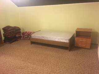Хостелы Mukarama-Apa Бишкек Односпальная кровать в общем номере для мужчин и женщин-2